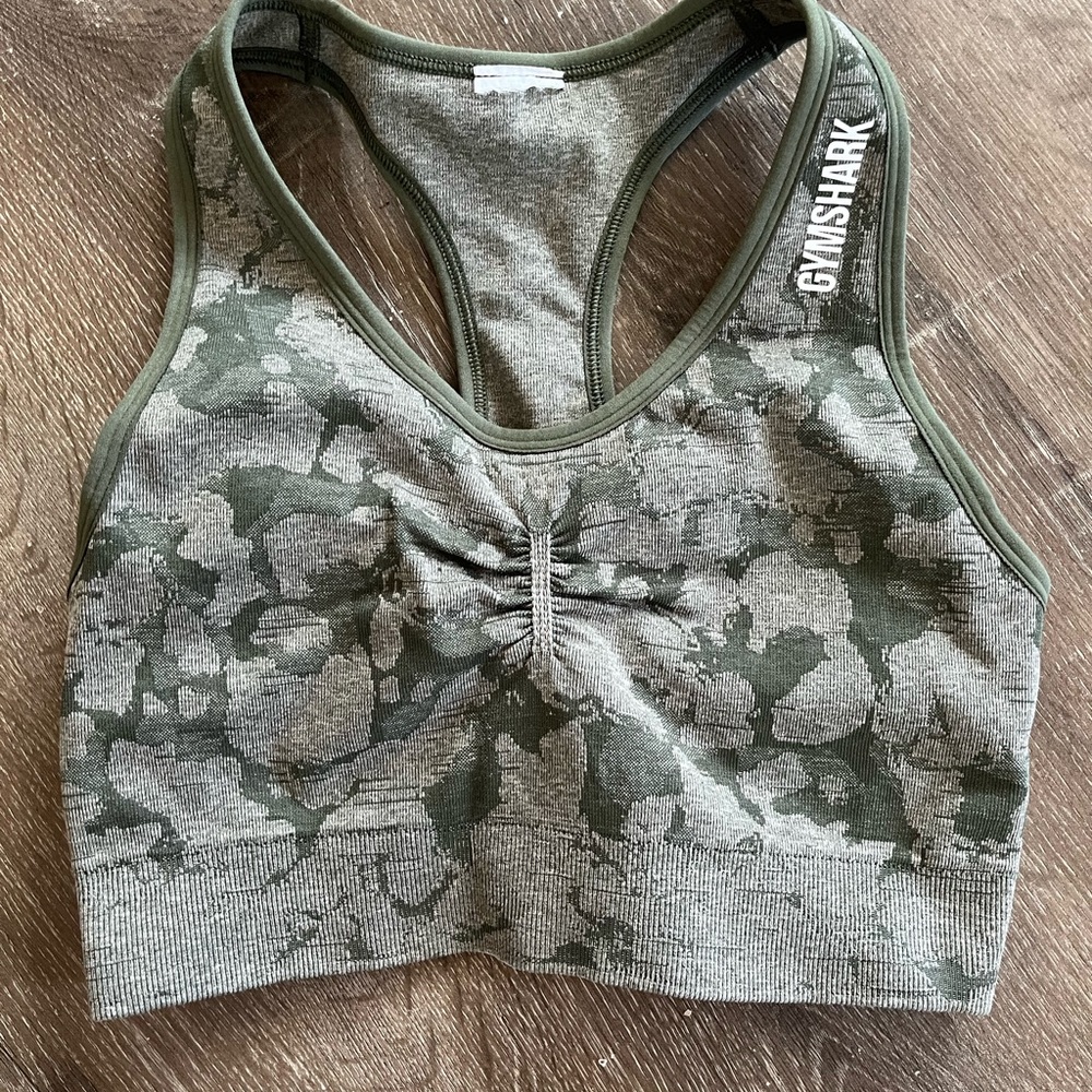 Gymshark sports bra camo